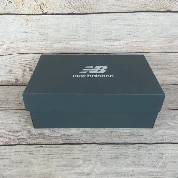 New Balance 9060 Mens Sz 7 Womens Sz 8.5D Sneakers Grey Beige - Picture 10 of 11